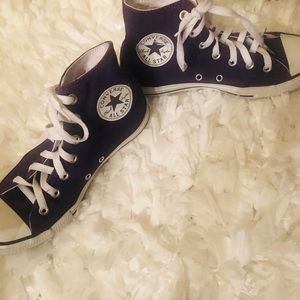 Converse sneakers women’s 8 men’s 6
